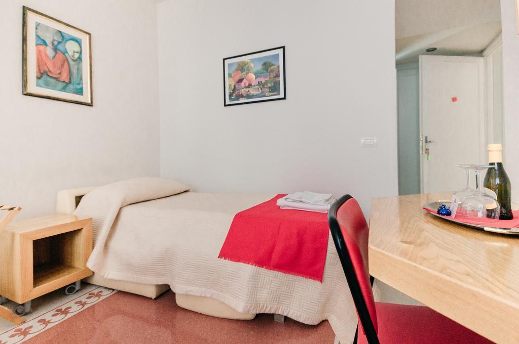Bed and Breakfast Adriano Augusto Roma Habitación foto